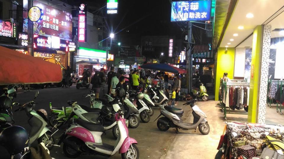 Mao Hua Motel Taichung Exteriör bild